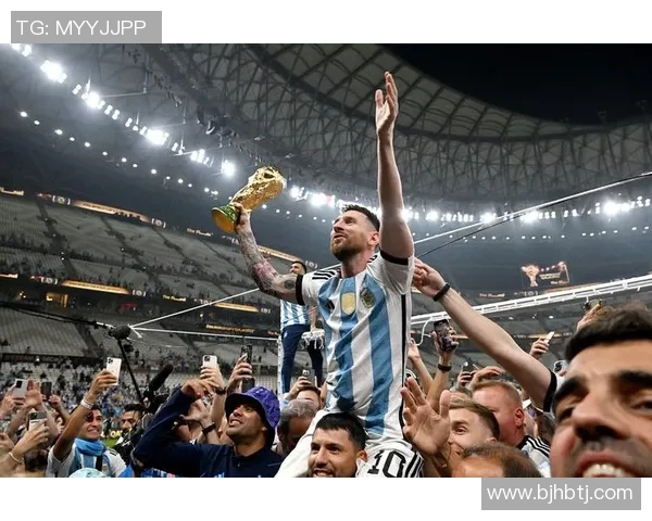 梅西在绿茵场上的精彩表现引领球队奋勇争胜的激动时刻