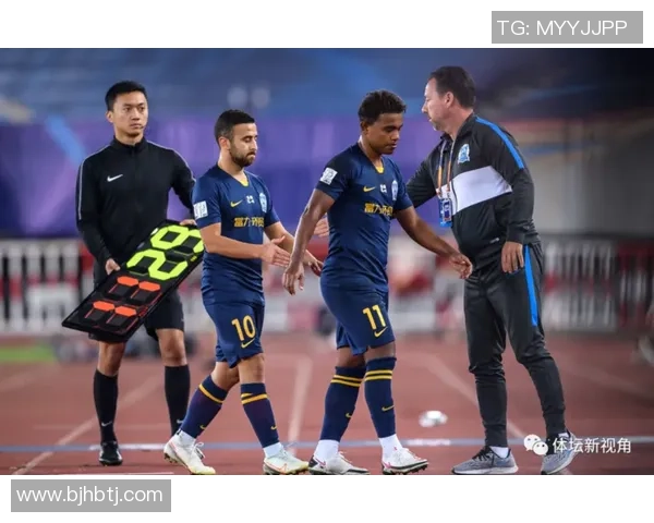 武汉足球队在大师赛中的团队协作表现分析与点评 武汉足球队在大师赛中的团队协作表现分析与点评