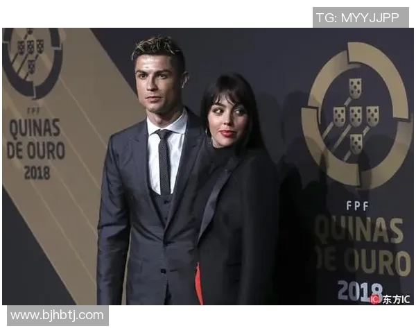 美女与足球明星亲密互动视频展现甜蜜瞬间引发热议 美女与足球明星亲密互动视频展现甜蜜瞬间引发热议