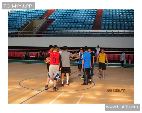 赛后分析:北京篮球队与武汉篮球队的团队协作表现及其影响因素探讨 赛后分析:北京篮球队与武汉篮球队的团队协作表现及其影响因素探讨