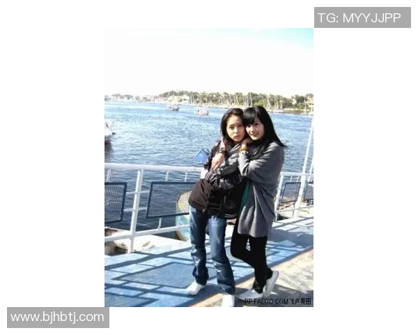 足球明星为何频频与模特牵手揭秘背后的爱情与事业关系 足球明星为何频频与模特牵手揭秘背后的爱情与事业关系