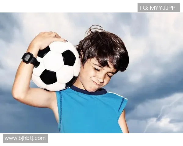 足球明星害羞瞬间大揭秘可爱表情尽在其中的精彩图片合集