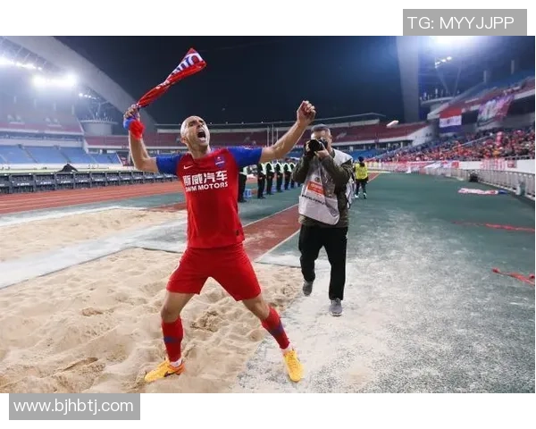 足球评论:重庆足球队的防反得失 足球评论:重庆足球队的防反得失